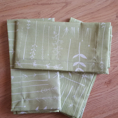 DIY cloth napkins tutorial, eco-friendly gifts, eco-friendly kitchen items