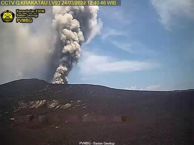 Info gunung krakatau hari ini 2022