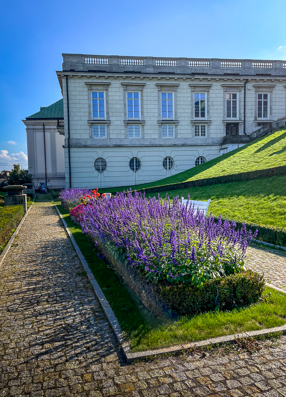 One of the highlights of the gardens is the panoramic view of the Vistula River, which flows gracefully alongside Warsaw. The elevated vantage points in the gardens offer stunning vistas of the river's serpentine path and the picturesque bridges that span its waters. It's an ideal spot for capturing breathtaking photographs of the city.