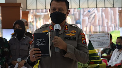 Ulang Tahun ke-54, Kapolda Banten Juga Launching Buku Menjadi Manusia Bijaksana