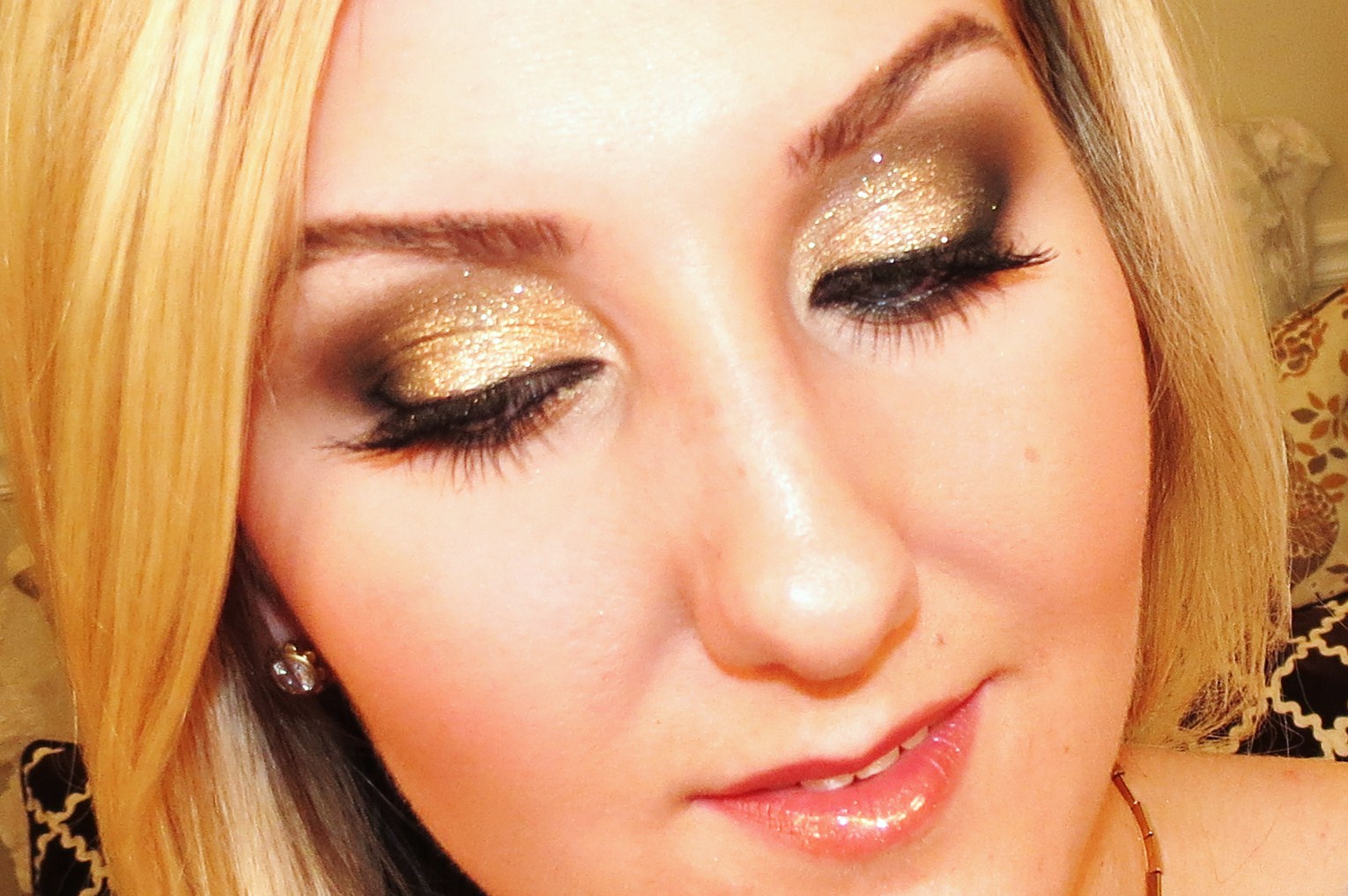 TiffanyD Glamorous Glitter Makeup Tutorial