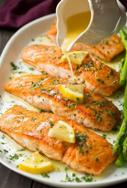 Salmon with Garlic Lemon Butter Sauce