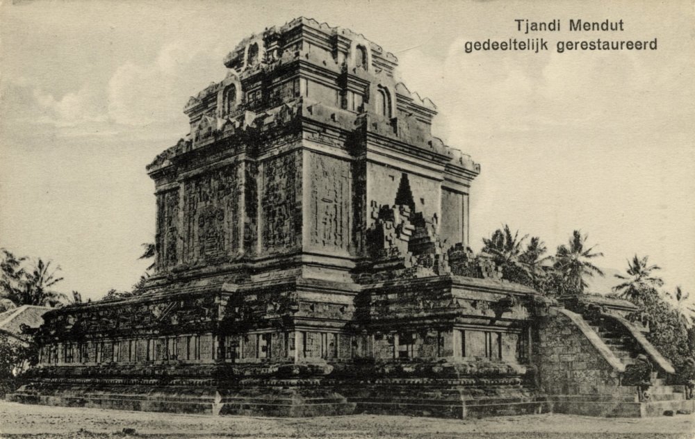 Indonesia Zaman Doeloe Candi  Mendut di sekitar tahun 1910