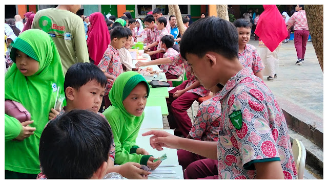 Belajar Jualan  Es Coklat  di Market Day