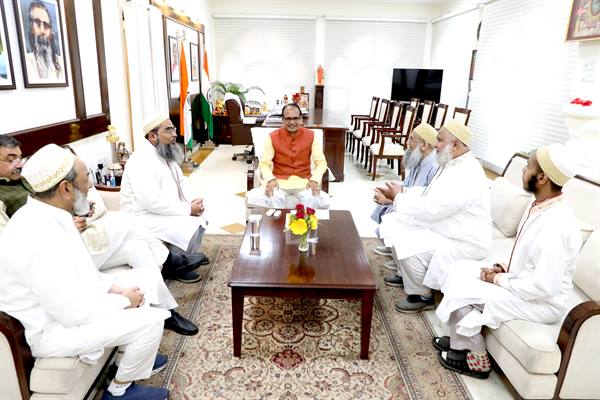 मुख्यमंत्री श्री चौहान को बोहरा समाज के प्रतिनिधियों ने दीं शुभकामनाएं