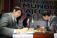 Kramnik y Leko en la ronda 12 del Campeonato Mundial de Ajedrez 2007