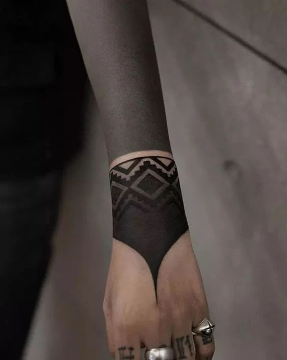 Tatuajes blackwork