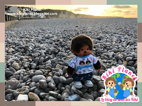 kiki Monchhichi Fécamp plage normandie galets port toyslife