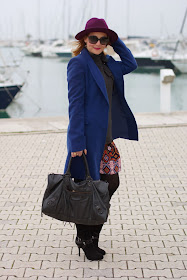 Paola Frani cappotto, Ecua-Andino hat, Cesare Paciotti boots, cobalt blue coat, Balenciaga work bag, Fashion and Cookies, fashion blogger