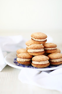 Bitterkoekjes-sandwich met espressocrème