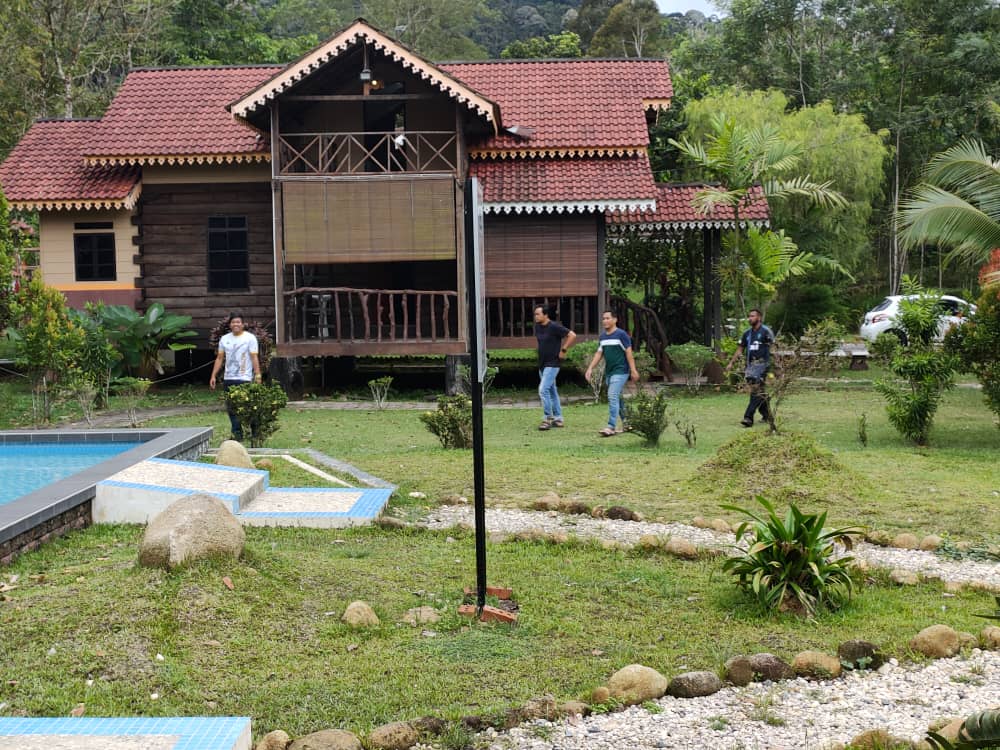 tempat riadah, tapak camping, resort bercuti, bercuti tepi sungai, bercuti resort kampung