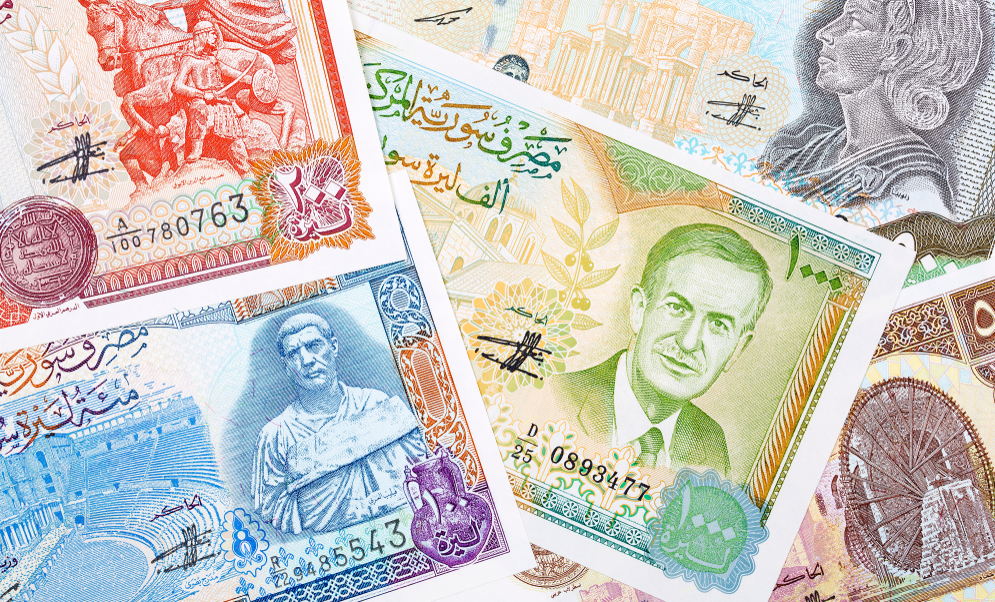 تراجع حاد لليرة السورية مقابل الدولار وسلة من العملات الرئيسية