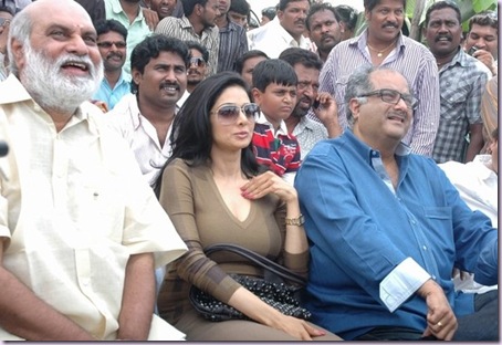 Sridevi-at-Ram-Gopal-Varma-Katha-Muhurat-6
