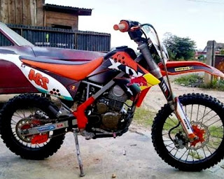 Gambar modifikasi klx 150 supermoto motor  kawasaki 