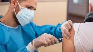 बिलासपुर और अंबिकापुर में आज से 18+ वालों का वैक्सीनेशन शुरू, अंत्योदय कार्डधारियों को लगाया जा रहा टीका