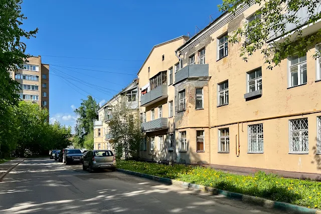 Байкальская улица, дворы, жилой дом 1957 года постройки