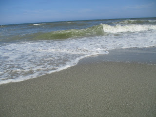 Enjoy the Atlantic Ocean Beach at Dayton House Resort © Katrena