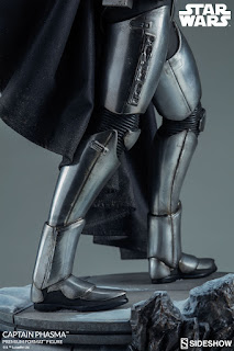 Captain Phasma Premium Format Figure de Star Wars: The Force Awakens - Sideshow Collectibles