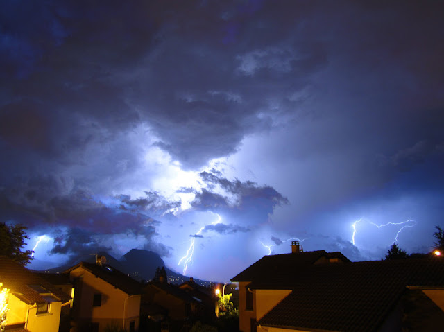 spectacular violet storm light