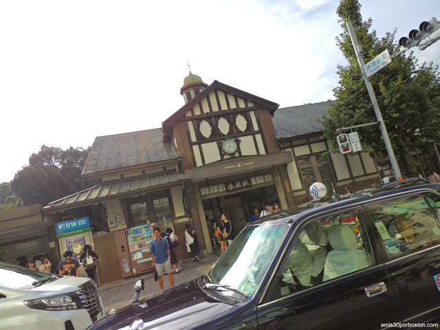 Taxis junto a la Estación de Metro Harajuku Station