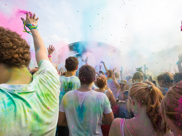 GEWINNSPIEL: Let’s get bunt - Holi Colors Festival im Bonner Basecamp