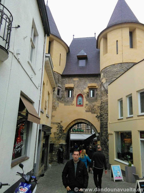 Puerta medieval en Valkenburg