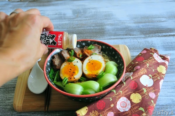 How to make Char Siu (Chinese BBQ Pork) Noodle Soup with Video Tutorial 叉燒湯麵   http://uTry.it