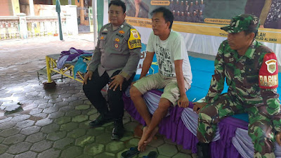 Sinergitas TNI/POLRI, Bhabinkamtibmas Polsek Bojonegara Polres Cilegon Bersama Babinsa Sambangi Warga