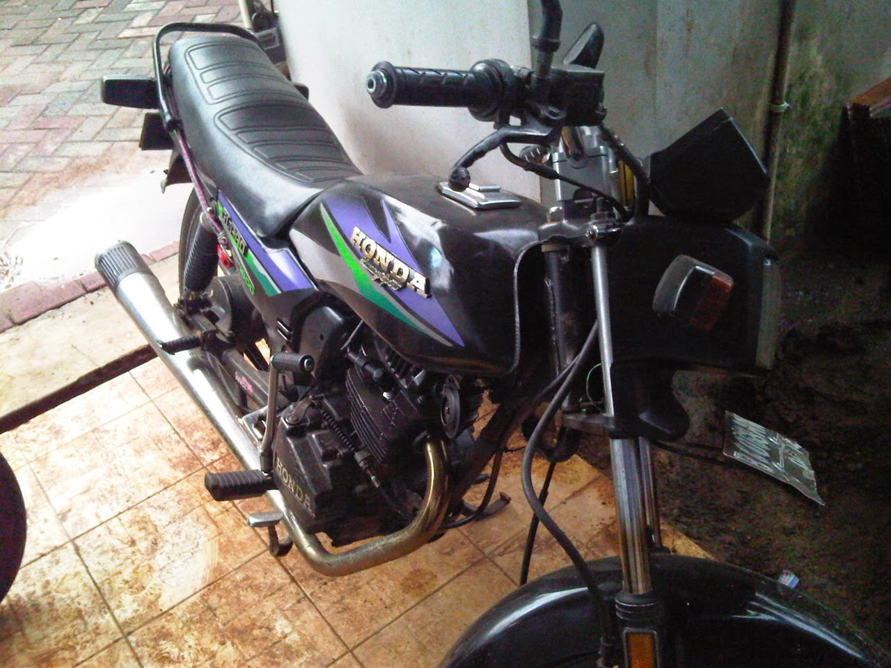 Spesifikasi Honda GL Pro Black Engine Si Hitam Powerfull Motor Tuo