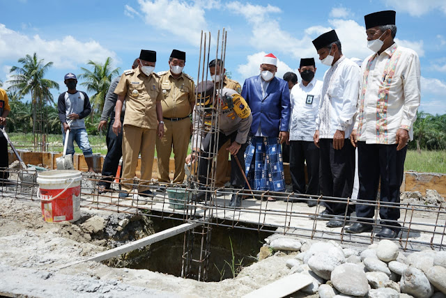 Bupati bersama Forkopimda Asahan  Letakkan Batu Pertama Gedung 2 Pondok Pesantren Bina Ulama Kisaran