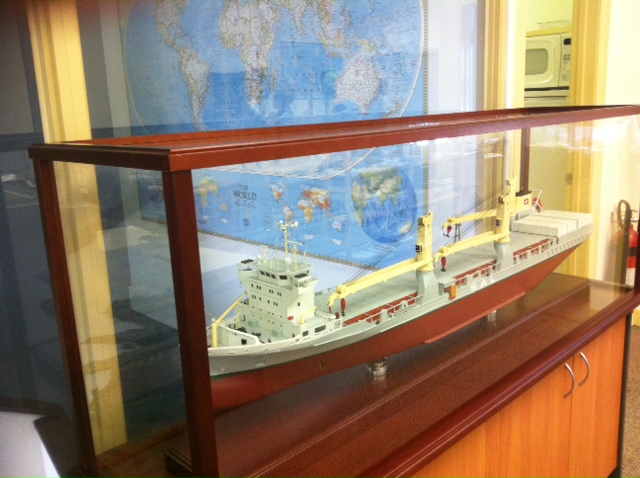 sd model makers: ship model display case