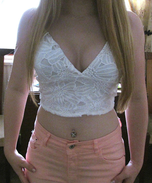 pretty little thing crop top
