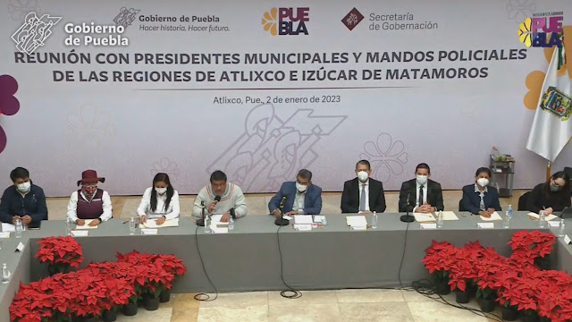 Recibe Ariadna Ayala al gobernador Sergio Salomón Céspedes en Atlixco