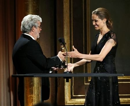 jolie_honorary_oscars_20131117_01.JPG