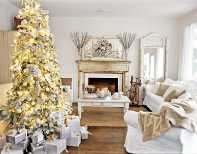 Christmas-Tree-White-Room