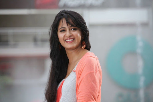 Anushka Shetty In Plain Pink dress