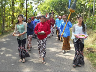 Adat budaya rasulan