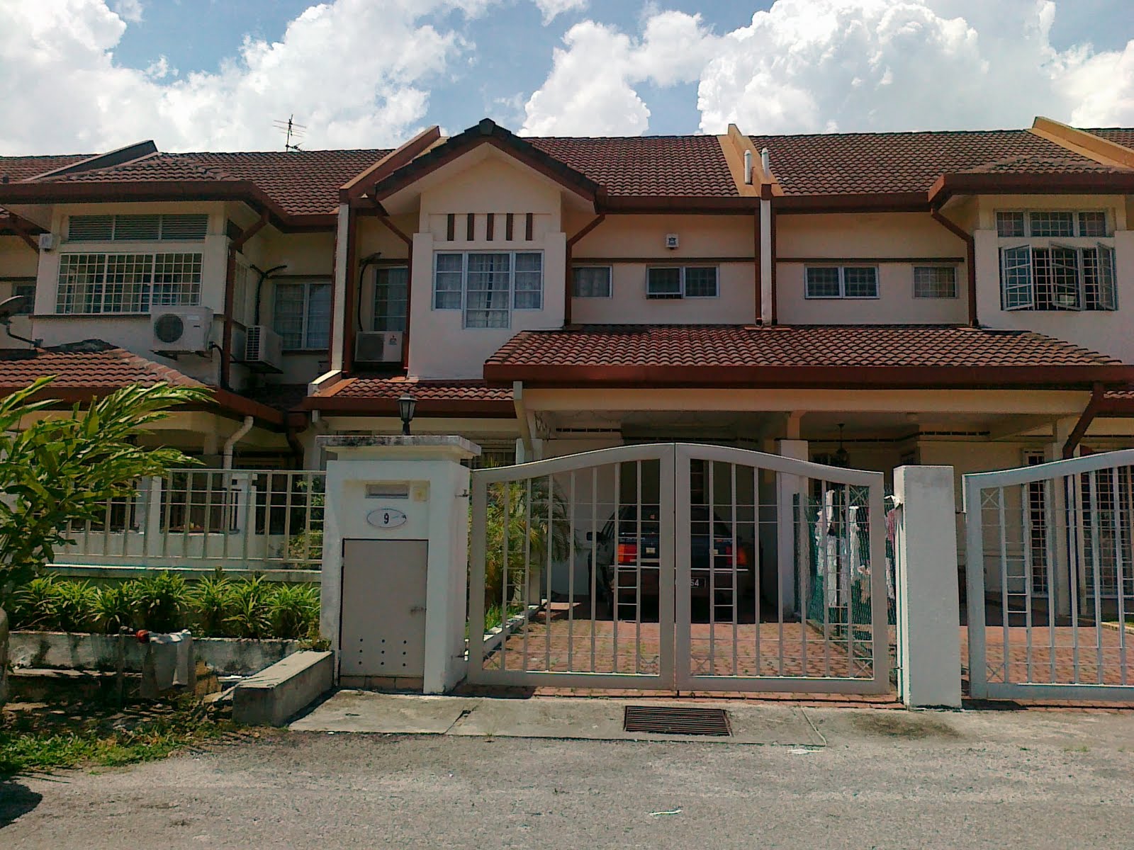 Double Storey Terrace For Rent. | FOR RENT