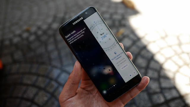 Điện thoại Samsung màn hình cong cao cấp, giá phổ thông