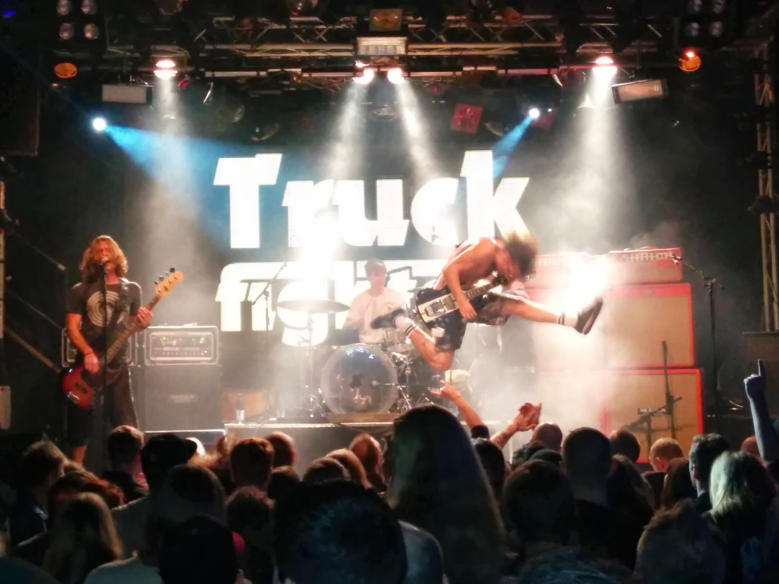 https://www.ticketea.com/search/?search_term=truckfighters