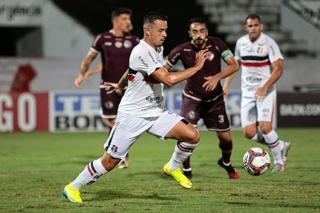 Santa Cruz fica apenas no 2x2 com a Jacuipense