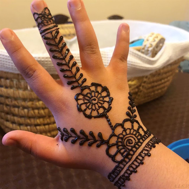 111 Inspiring Mehndi Designs For Kids To Try In 2019 Bling Sparkle