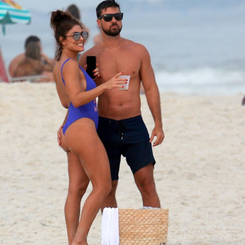 Juliana Paes na Praia [1]