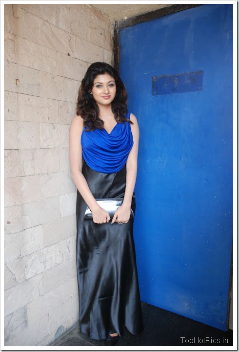 Oviya Latest Hot Pics in Blue 9