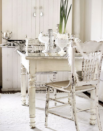 Shabby Chic Furniture on Classic Style  Shabby Chic Dining Room