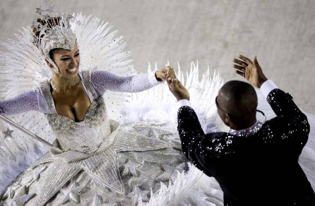 Rio de Janeiro Carnival sambadromes to dance and party