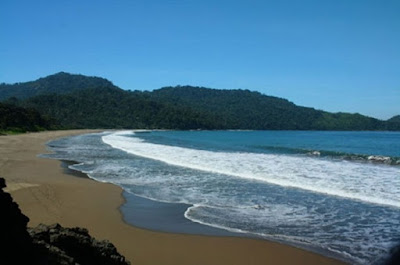 pantai tersembunyi di Pacitan, pantai di Pacitan, pantai belum terjamah di Pacitan