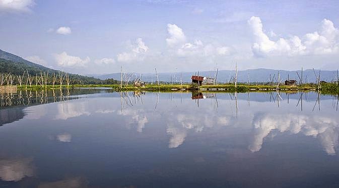 Danau Paling Mistik Di Indonesia