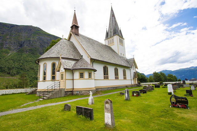 Stordal-Chiesa