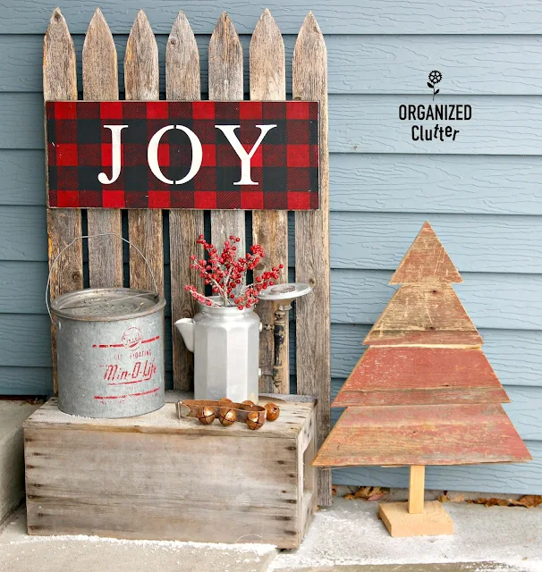 2018 Christmas DIY Decor Christmas Tour #stencils #oldsignstencils #upcycle #buffalocheck #rusticChristmas #ornaments #Christmasdecor